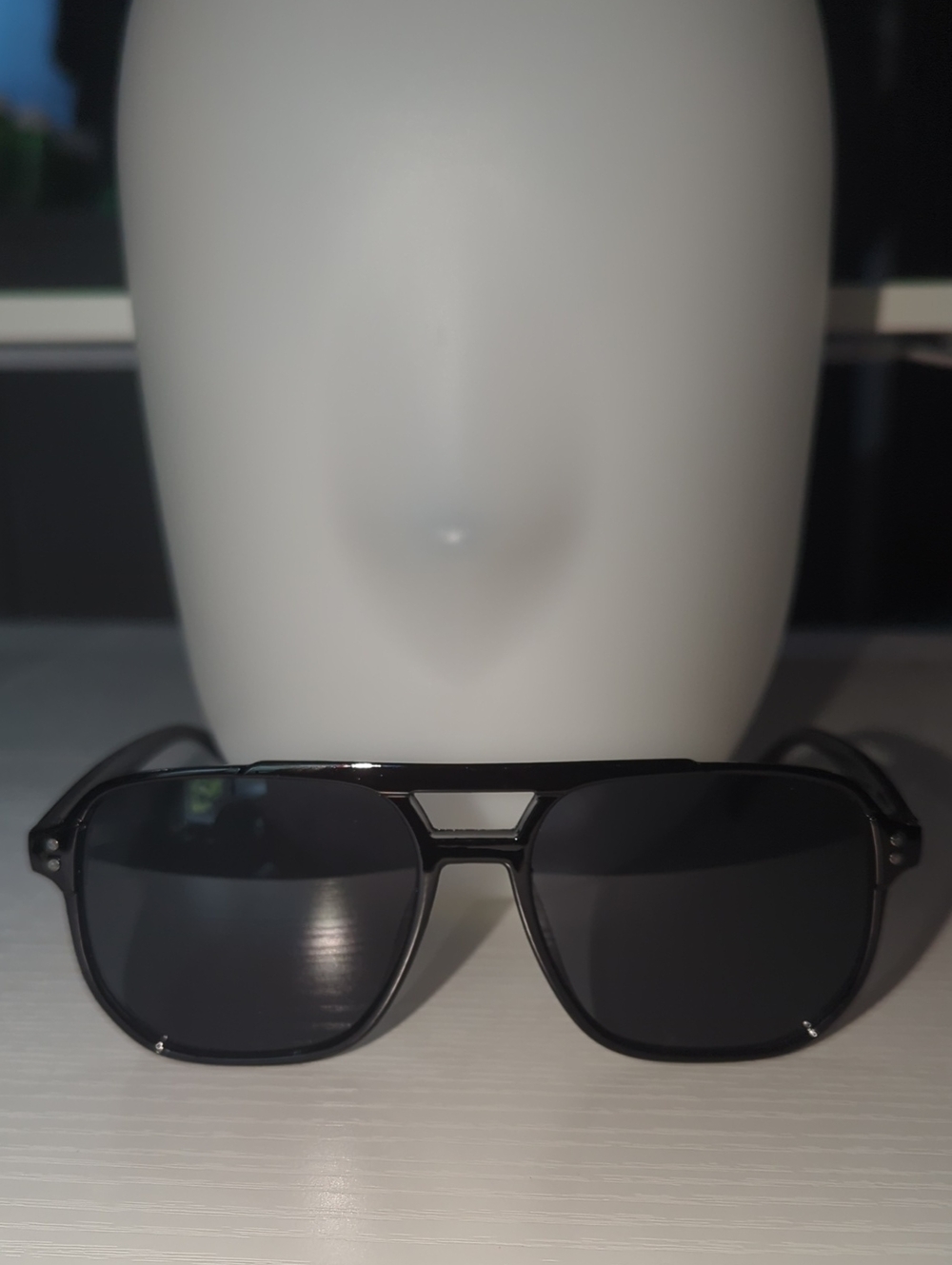 Black Aviator-Style Women’s Sunglasses